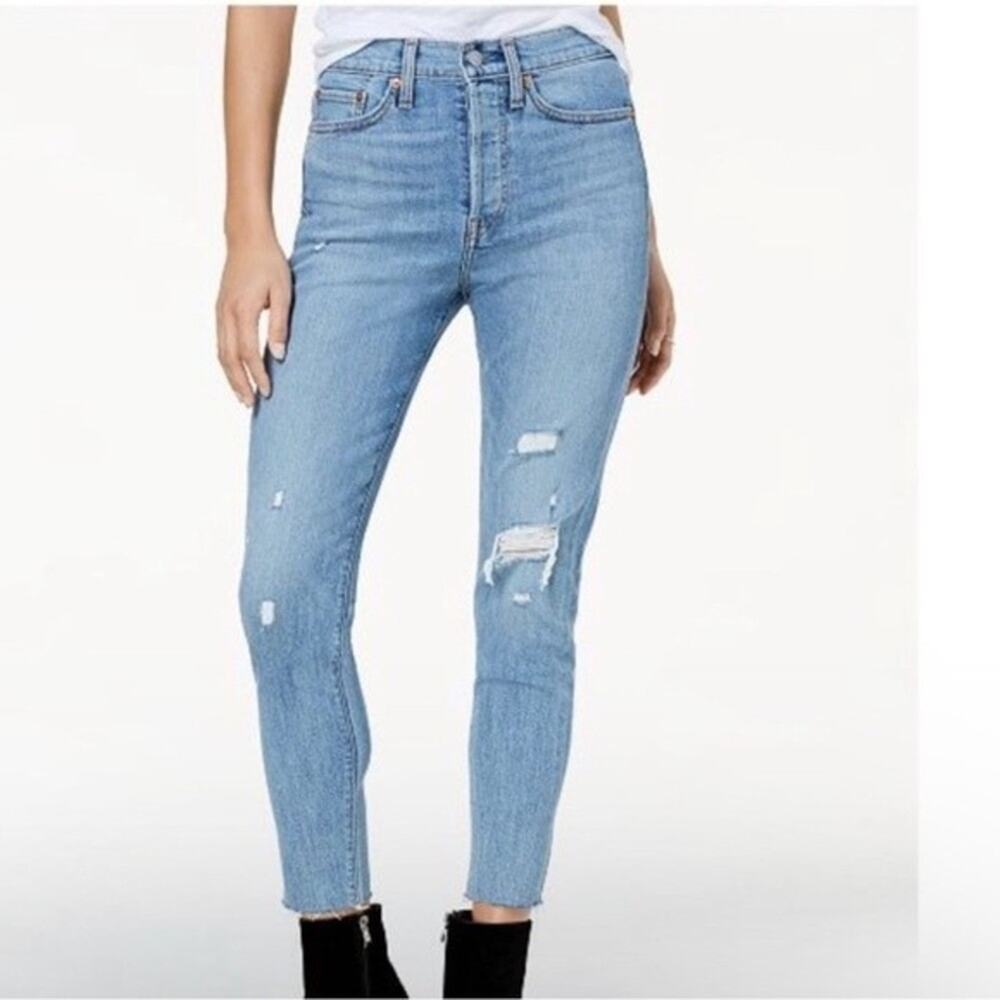 Levi's Wedgie Skinny Jeans Distressed Light Wash Size 24
